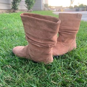 Emu boots for girls size 5